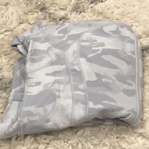 Lululemon define jacket NWOT - size 10 - luxtreme material